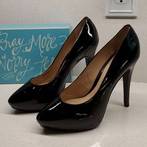 POUR LA VICTOIRE patent leather stilettos (size 9)